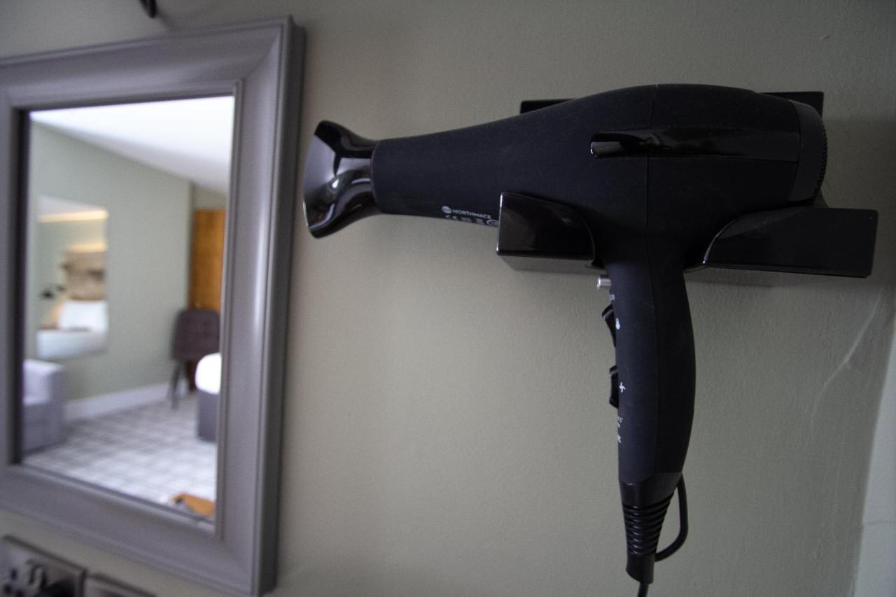 Tyr Winch Hotell Cardiff Eksteriør bilde